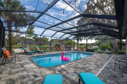 Coastal Luxe Retreat - Image 4