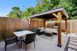 *Beach Getaway*- PATIO, STYLISH, 3BR - Image 2
