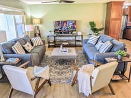 Enlivening house with spacious park - Image 2
