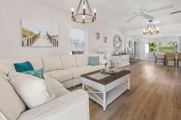 Poolside Palms | Team Joseph Ellen - Image 3