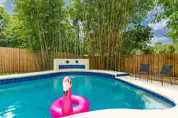 Sherylee's Poolside Retreat | Team Josep - Image 5