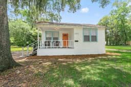 *Orange Door Bungalow*- Central, Cozy, 3 - Image 5