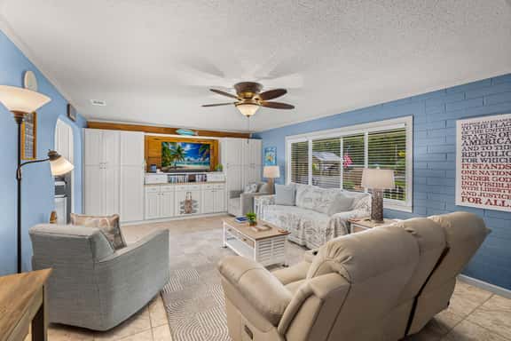 Fisherman’s Reel Retreat | Main - Image 1