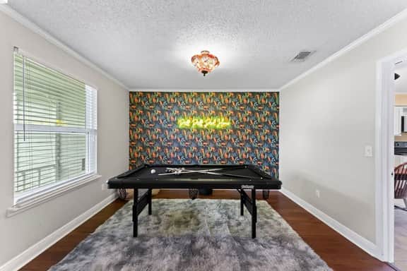 *Putt Putt Pool Home* Mini Golf/Grill/Pi - Image 4