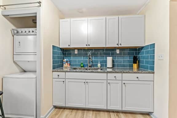 Hendricks – Suite 3 - Image 5