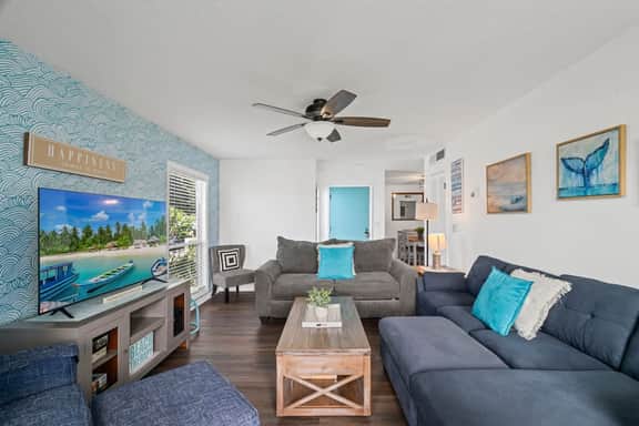 Salt + Sun Getaway | Team Joseph Ellen - Image 2