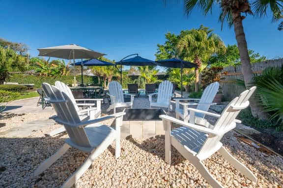Poolside Palms | Team Joseph Ellen - Image 4