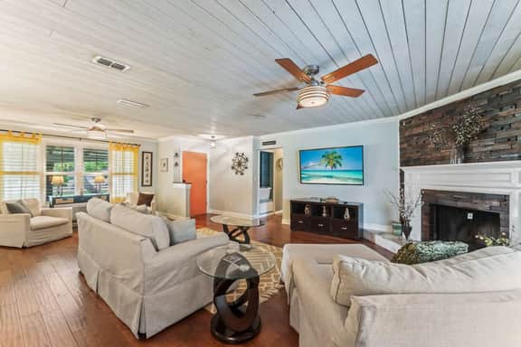 *Tropical Paradise*-Main House, Pool - Image 2
