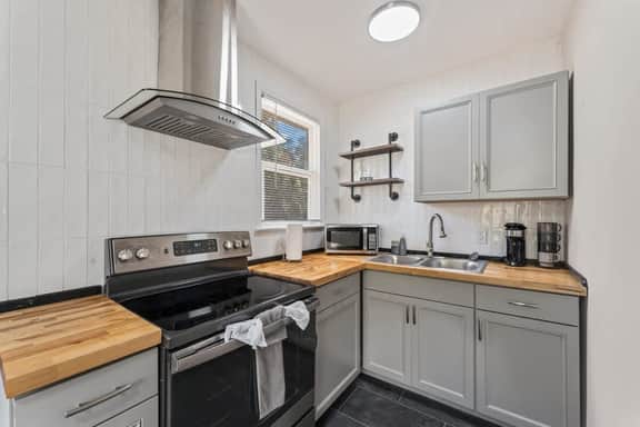 *Flagler Haus 1539* TV, AC, WiFi - Image 4