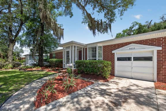 *Pure GOLD on Emerald Isle*- 4BR, Patio, - Image 2