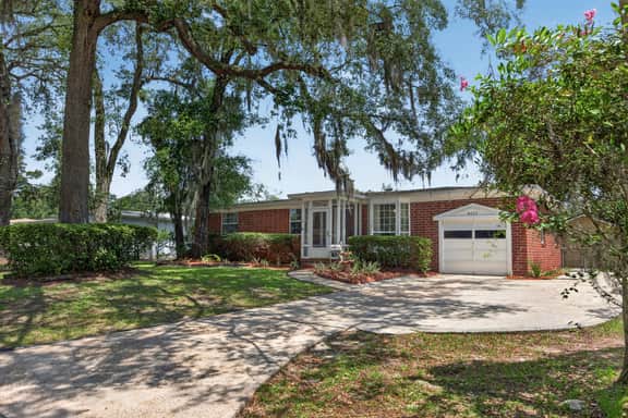 *Pure GOLD on Emerald Isle*- 4BR, Patio, - Image 4