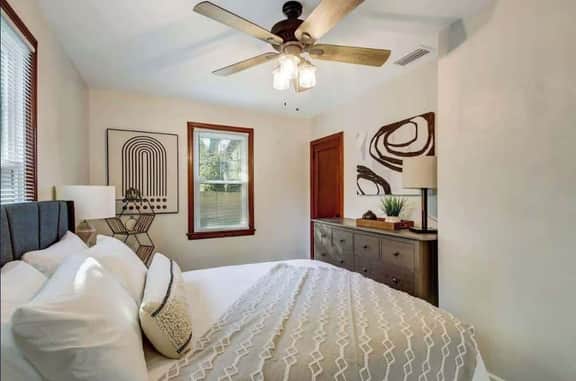 Cozy Jacksonville Bungalow - Image 3
