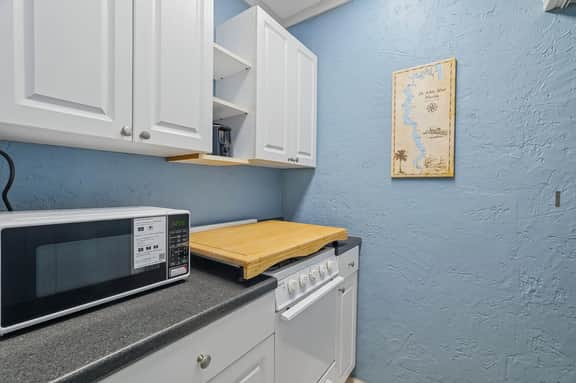Fisherman’s Studio - Image 5