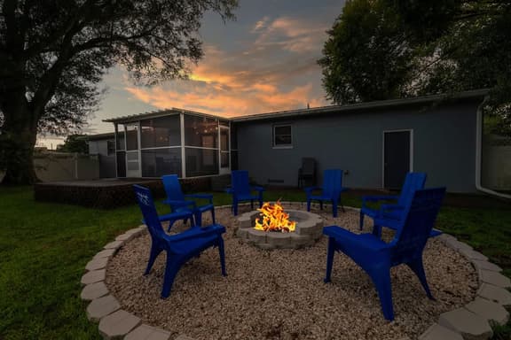 Enlivening house with spacious park - Image 1