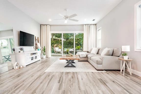 Luxe at Le Beach - Image 1