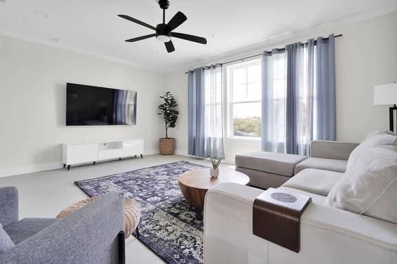 *Luxury Beach Townhome*- BEACH, SPACIOUS - Image 1
