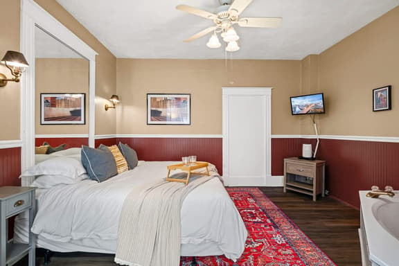 Pullman Room | Team Joseph Ellen - Image 1