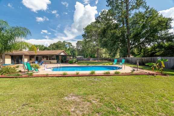 Sunny Soak Spot | Team Joseph Ellen - Image 1