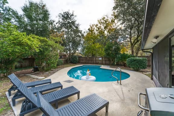 "Serenity at Chatwood" Pool, Hammock,  G - Image 1